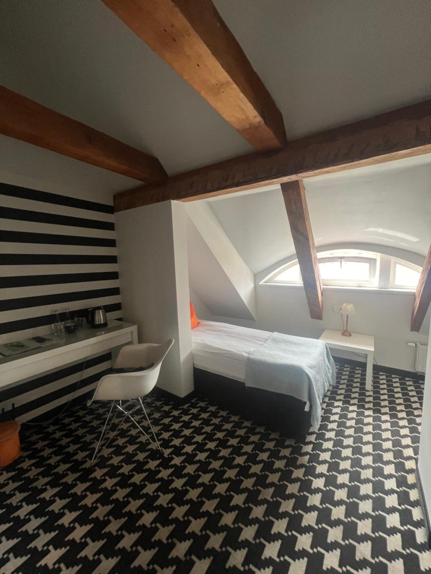 Hostel Plac Kolegiacki Poznań Extérieur photo